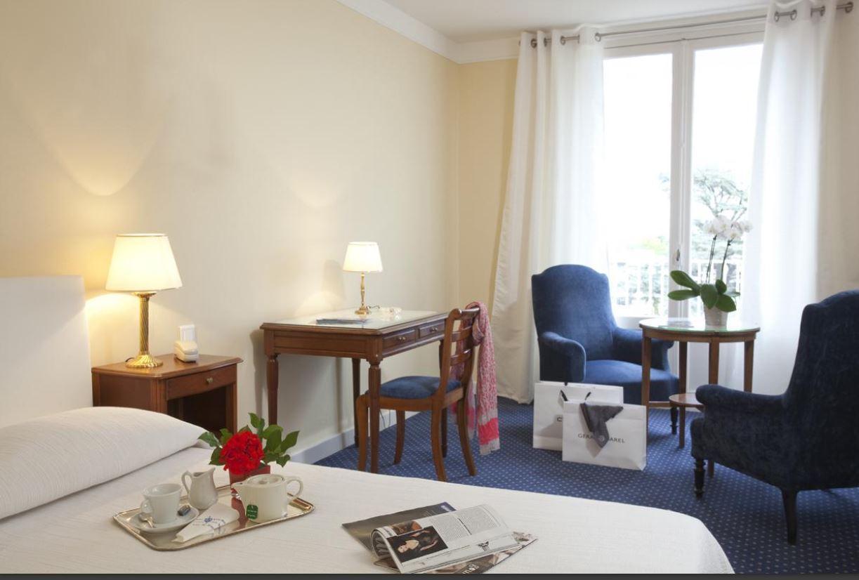 Logis Hotel Royal Saint-Mart Royat Eksteriør billede