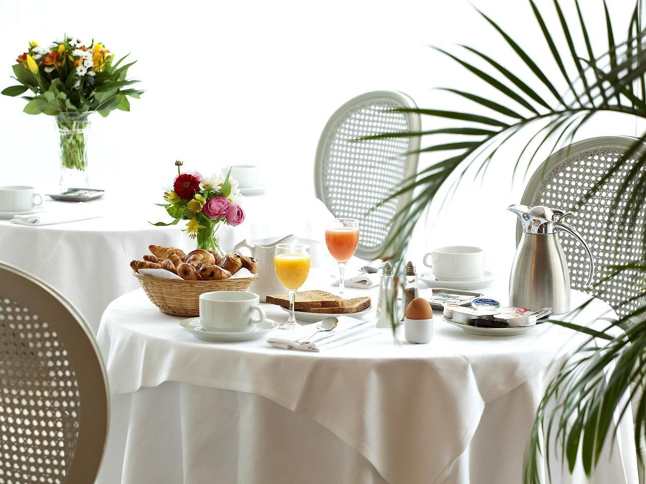 Logis Hotel Royal Saint-Mart Royat Eksteriør billede