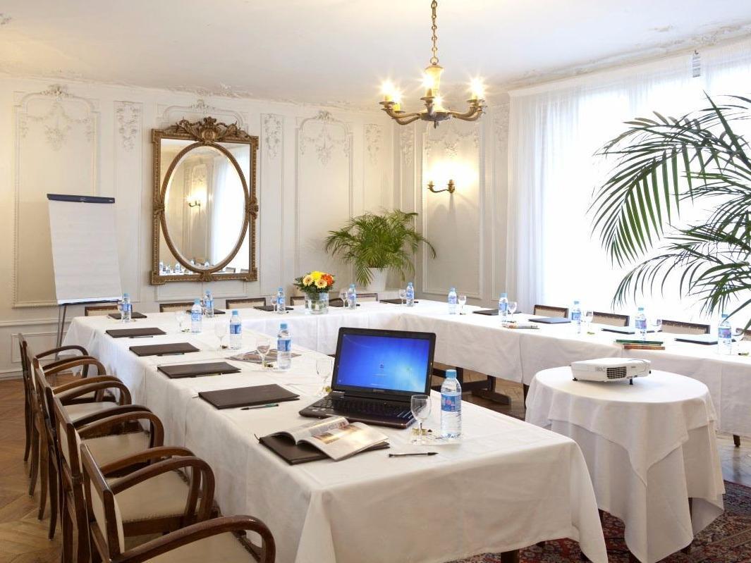Logis Hotel Royal Saint-Mart Royat Eksteriør billede