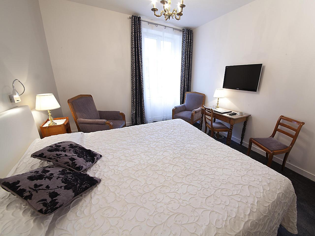 Logis Hotel Royal Saint-Mart Royat Eksteriør billede