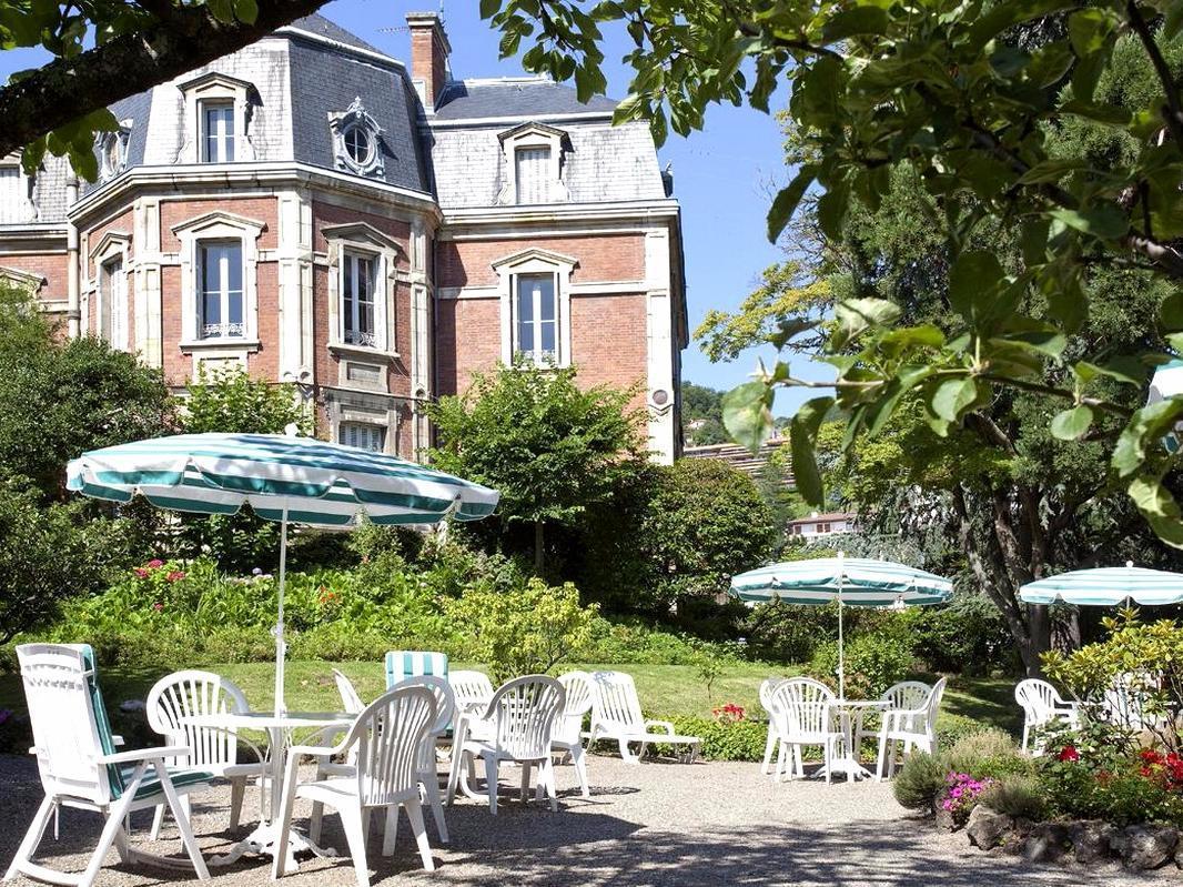 Logis Hotel Royal Saint-Mart Royat Eksteriør billede