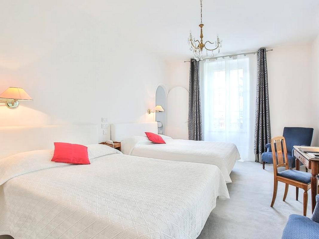 Logis Hotel Royal Saint-Mart Royat Eksteriør billede