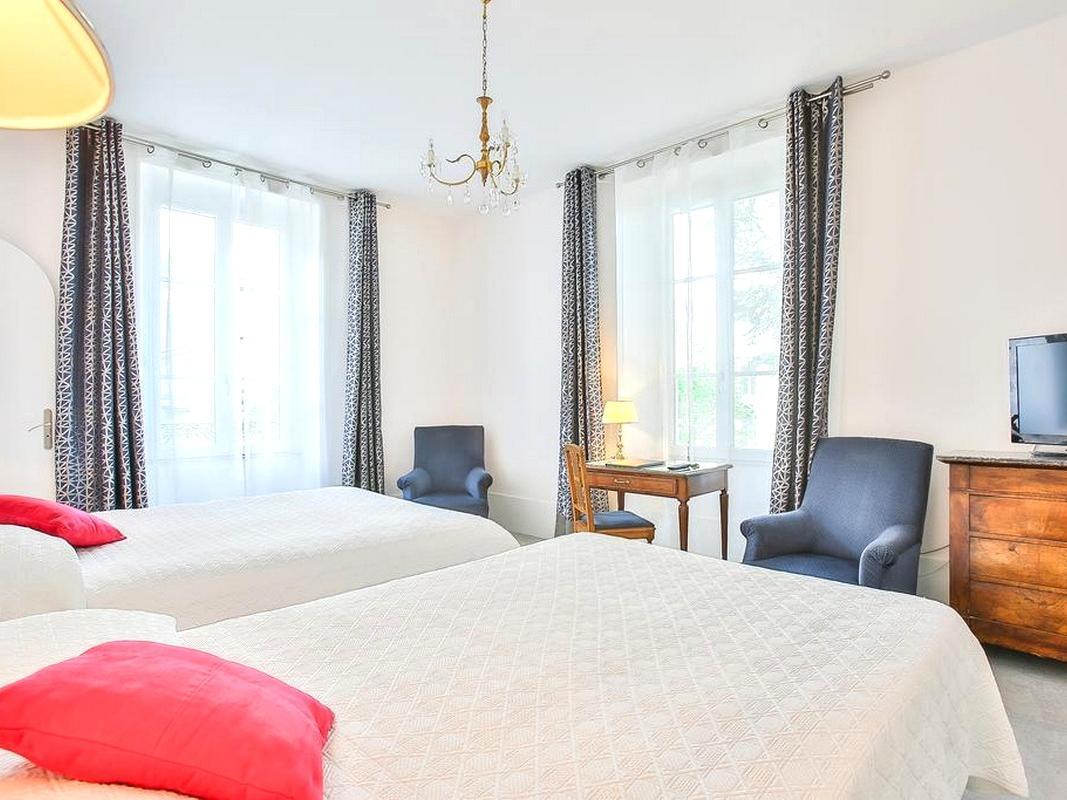 Logis Hotel Royal Saint-Mart Royat Eksteriør billede
