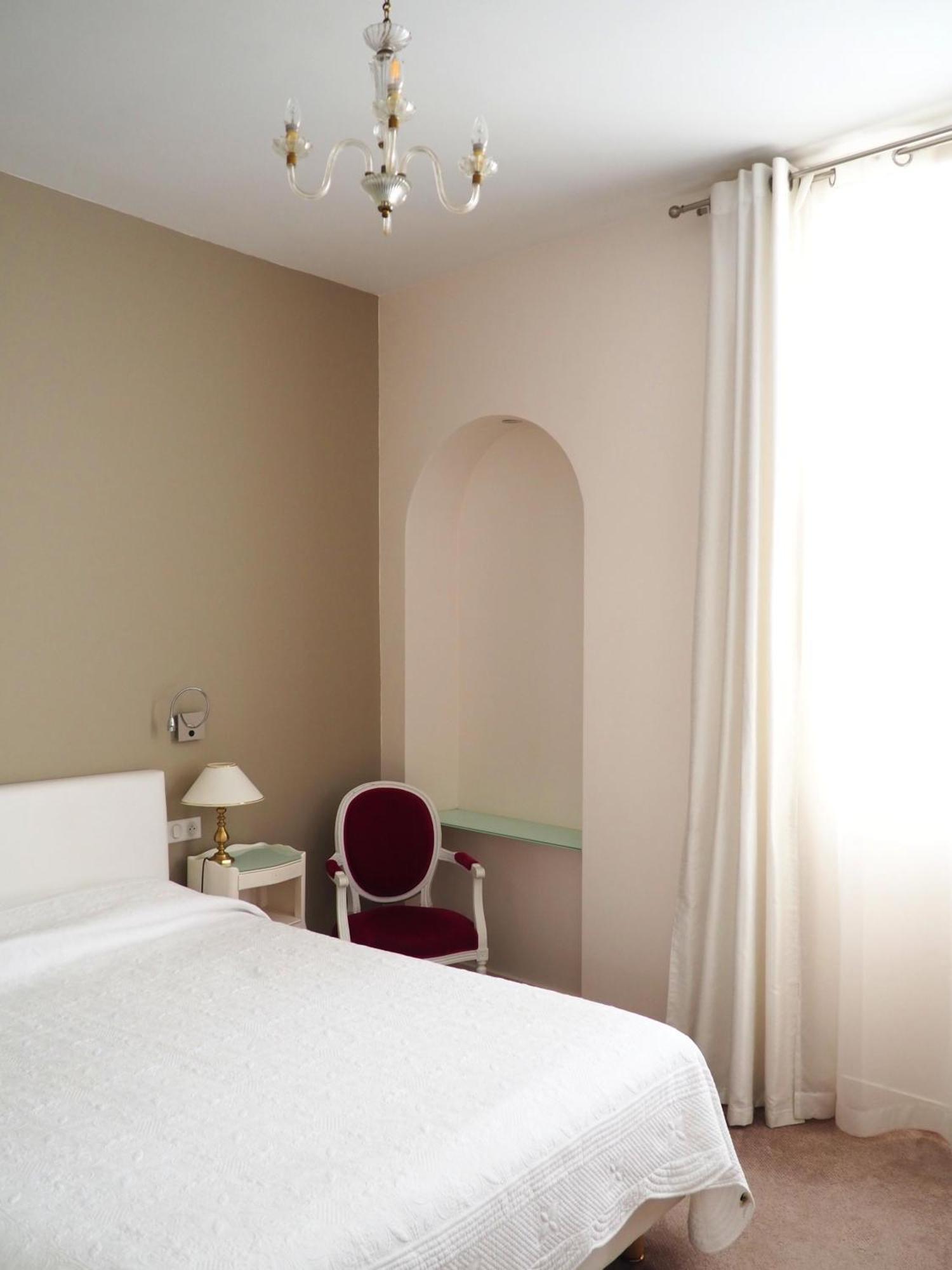 Logis Hotel Royal Saint-Mart Royat Eksteriør billede