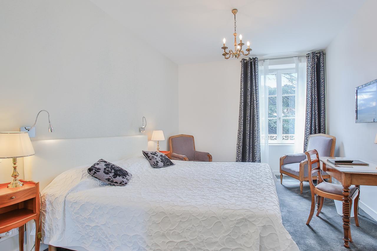 Logis Hotel Royal Saint-Mart Royat Eksteriør billede