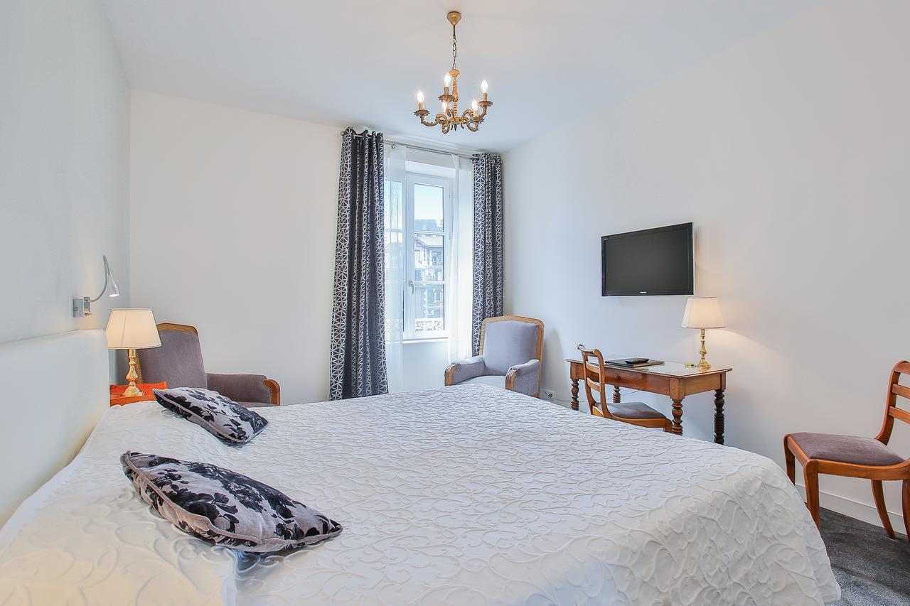Logis Hotel Royal Saint-Mart Royat Eksteriør billede