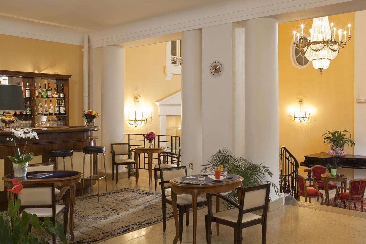 Logis Hotel Royal Saint-Mart Royat Eksteriør billede